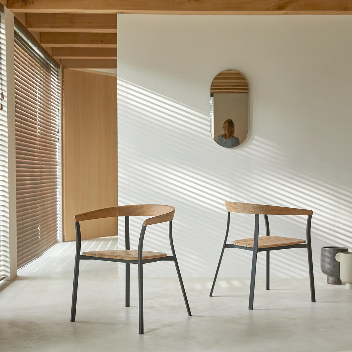 Arco - Stuhl aus Teak massiv und Aluminium Arco - Stuhl aus Teak massiv und Aluminium