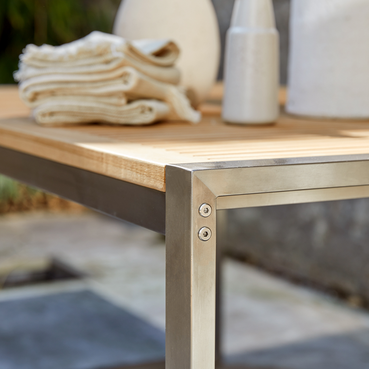 Arno Outdoor Tisch aus massivem Teak und Edelstahl 4/6 Pers