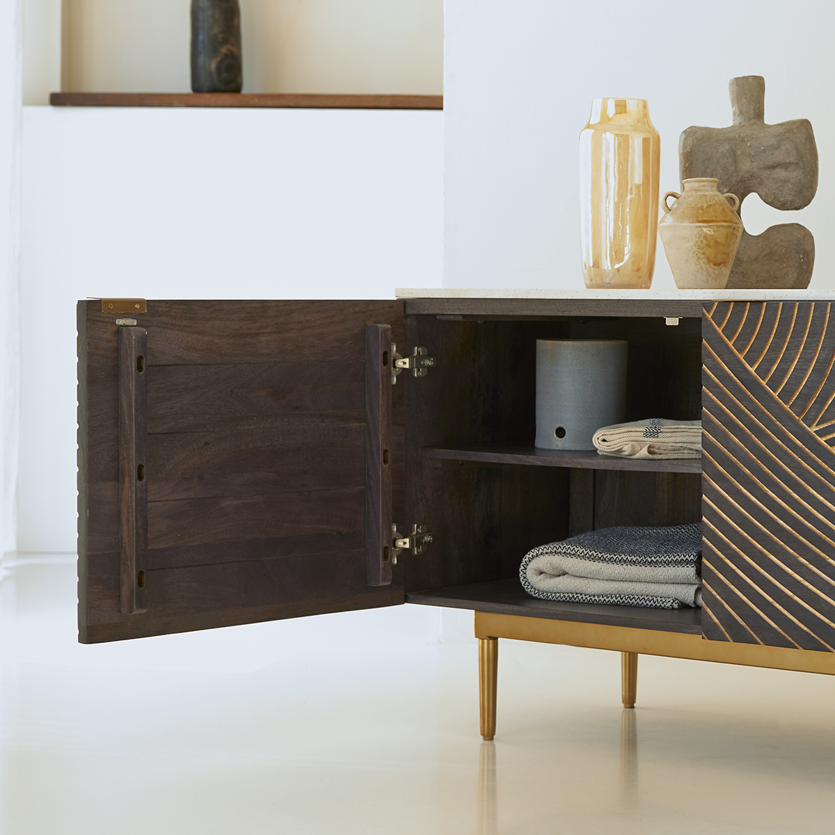 Bilal - Buffet aus massivem Mangoholz und Terrazzo 180 cm Bilal - Buffet aus massivem Mangoholz und Terrazzo 180 cm