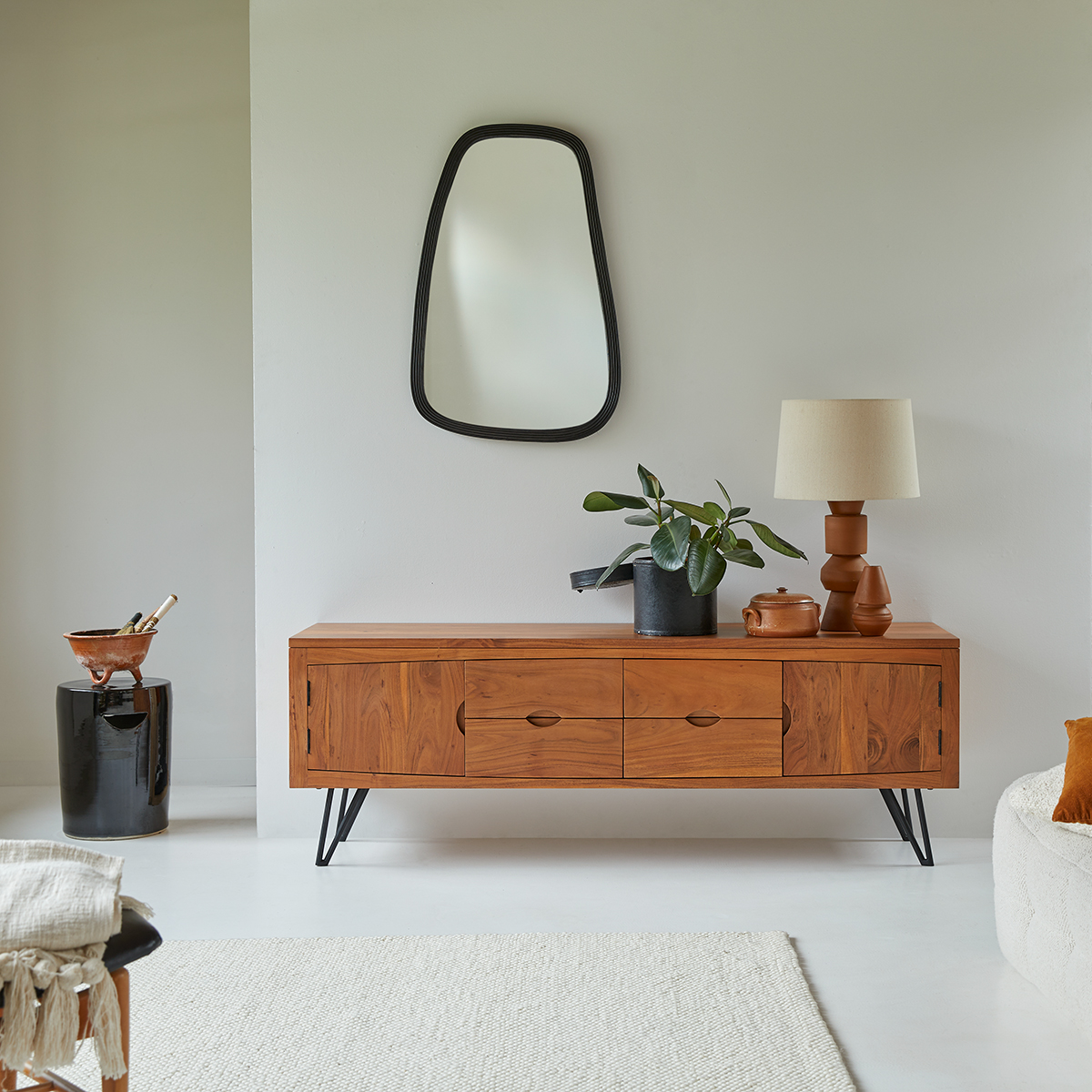 Bonnie - TV-Schrank aus massiver Akazie 180 cm Bonnie - TV-Schrank aus massiver Akazie 180 cm