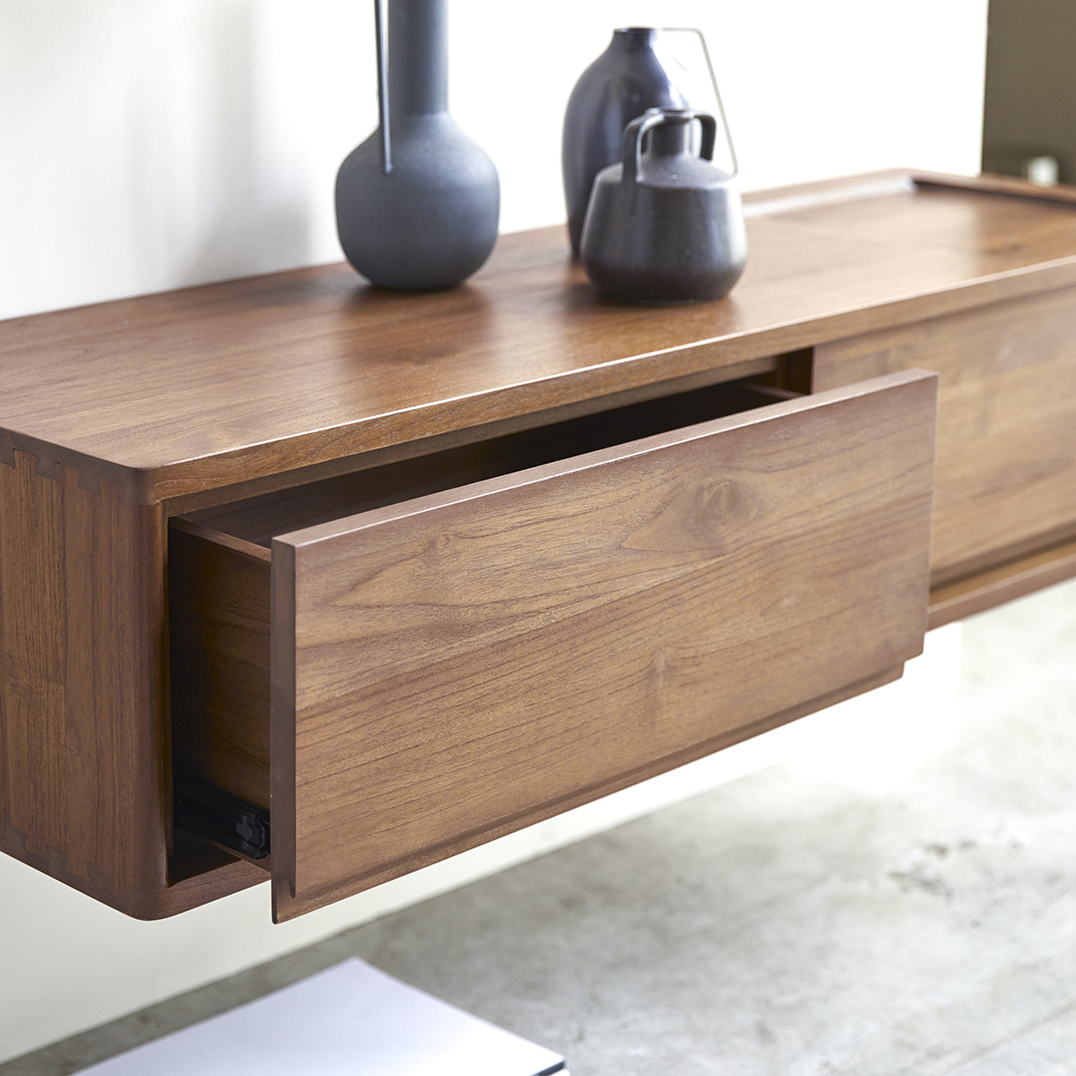 Circa - TV Schrank aus massivem Teakholz 2 Schubladen 110 cm Circa - TV Schrank aus massivem Teakholz 2 Schubladen 110 cm