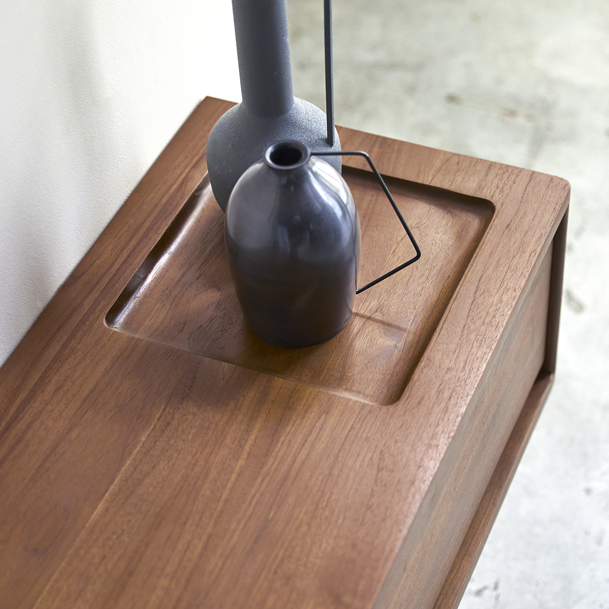 Circa - TV Schrank aus massivem Teakholz 2 Schubladen 110 cm Circa - TV Schrank aus massivem Teakholz 2 Schubladen 110 cm