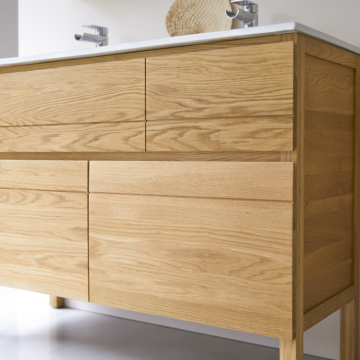 Easy - Badezimmermöbel aus massiver Eiche und Keramik 120 cm Easy - Badezimmermöbel aus massiver Eiche und Keramik 120 cm