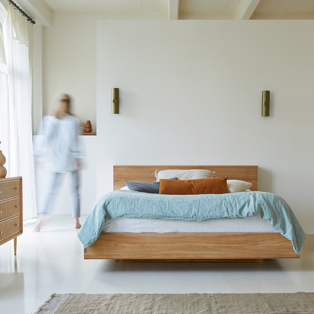 Flat - Bett aus massivem Teakholz 160x200 cm Flat - Bett aus massivem Teakholz 160x200 cm