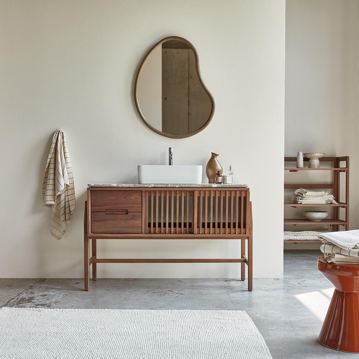 Isaure - Meuble salle de bain en noyer massif et terrazzo premium 125 cm Isaure - Meuble salle de bain en noyer massif et terrazzo premium 125 cm