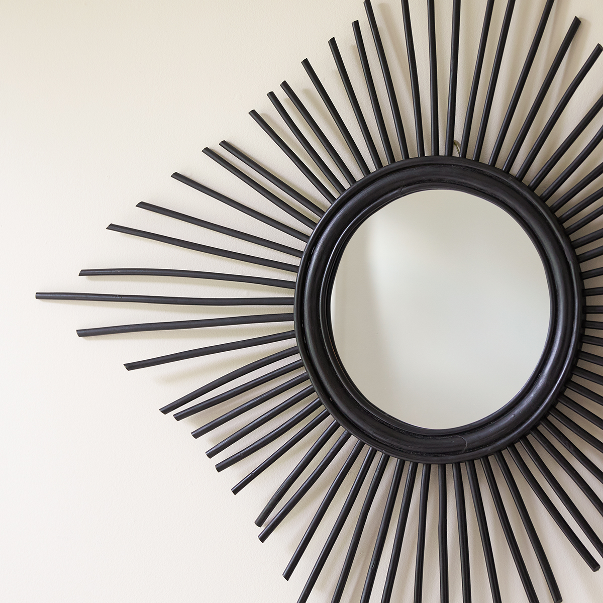Isidore - Espejo en ratán negro 80 cm Isidore - Espejo en ratán negro 80 cm