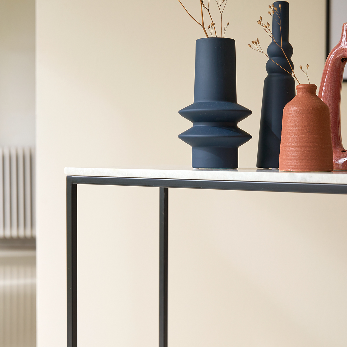 Jana - Konsole aus Metall und Marmor Jana - Konsole aus Metall und Marmor