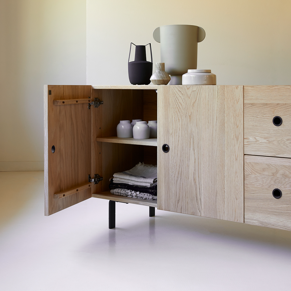 Jeanne - Buffet aus massivem Eichenholz 150 cm Jeanne - Buffet aus massivem Eichenholz 150 cm