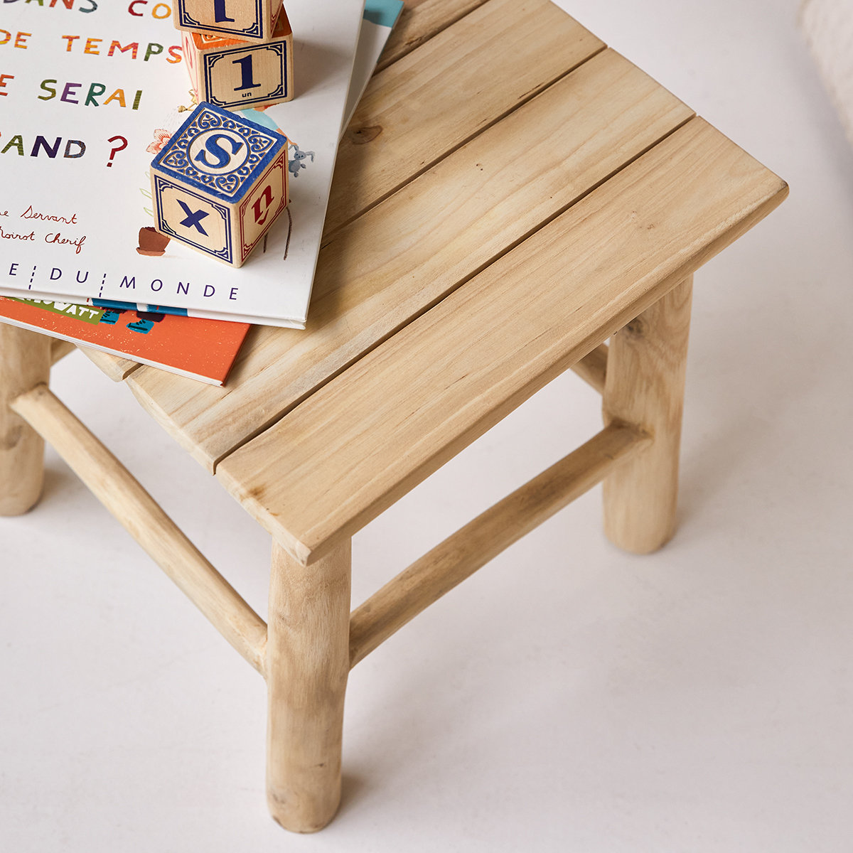 Kilim - Kinder-Nachttisch aus massivem Teak Kilim - Kinder-Nachttisch aus massivem Teak