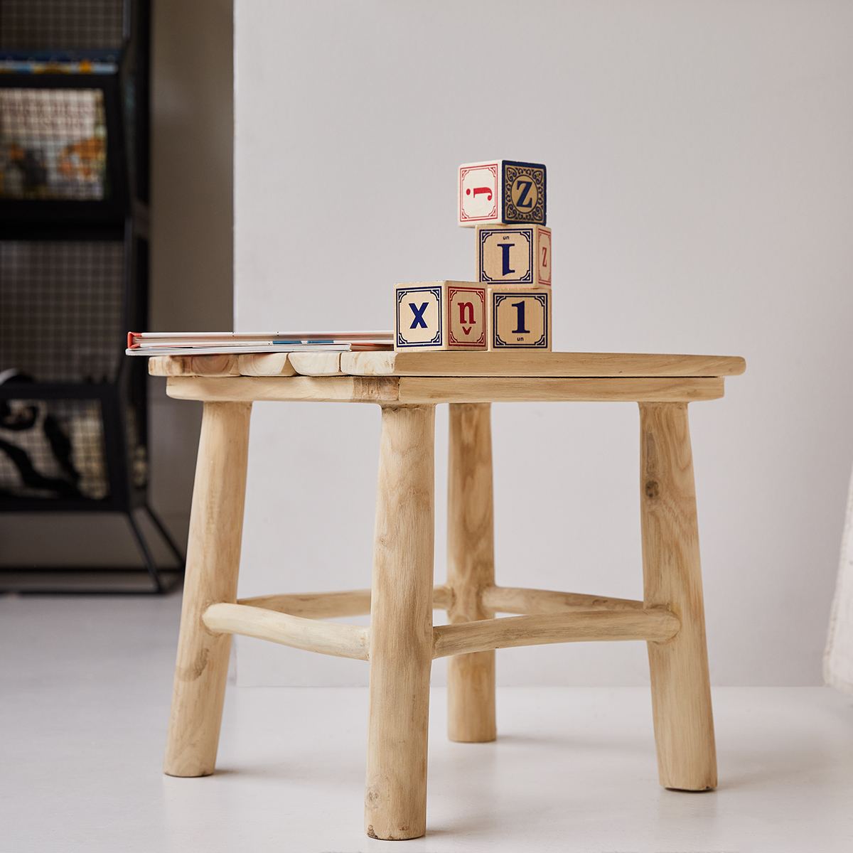 Kilim - Kinder-Nachttisch aus massivem Teak Kilim - Kinder-Nachttisch aus massivem Teak