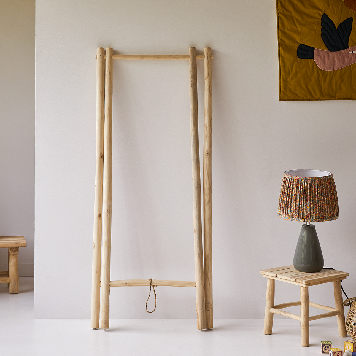 Kilim - Portant simple enfant en teck massif Kilim - Portant simple enfant en teck massif
