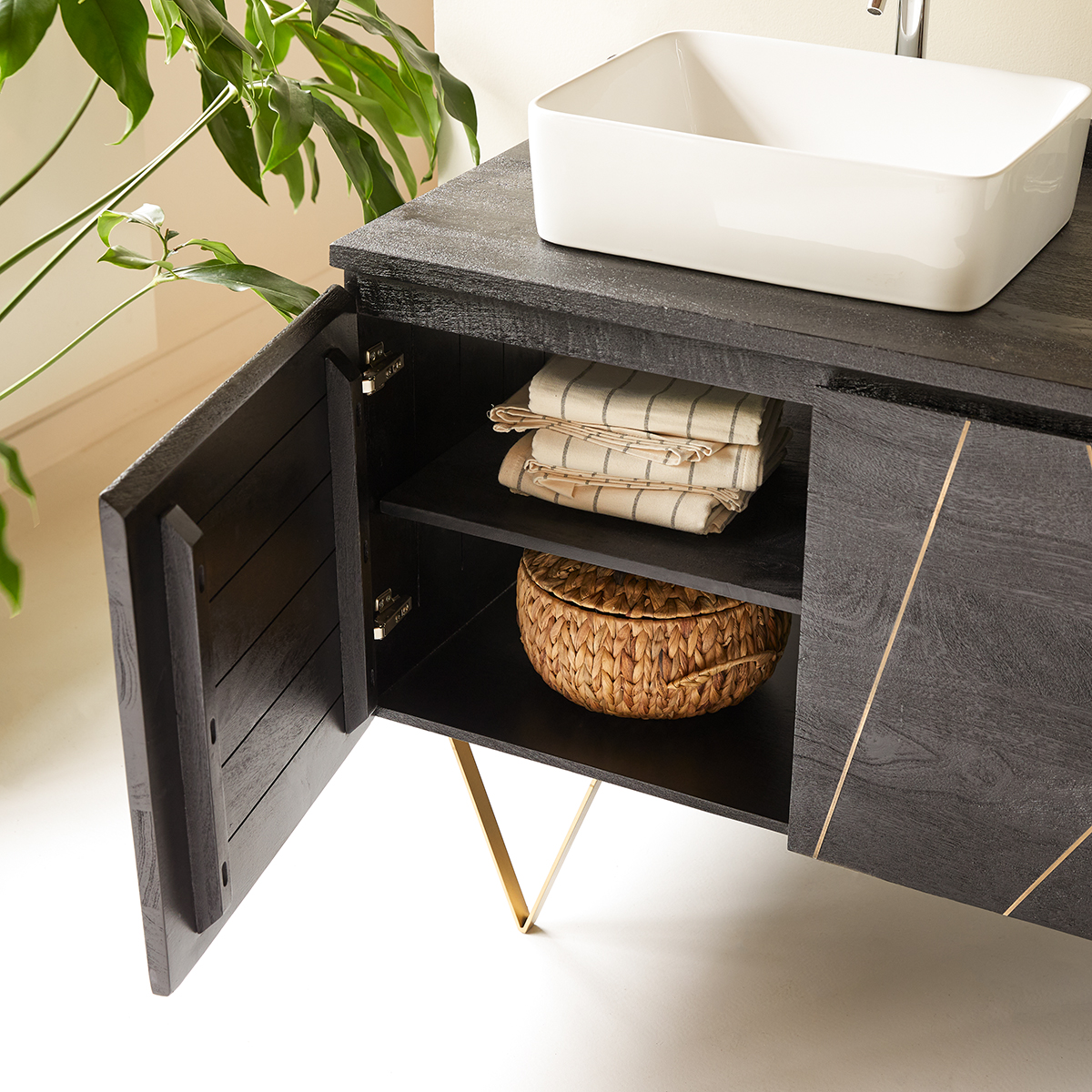 Liv - Meuble sous vasque en manguier massif 155 cm Liv - Meuble sous vasque en manguier massif 155 cm