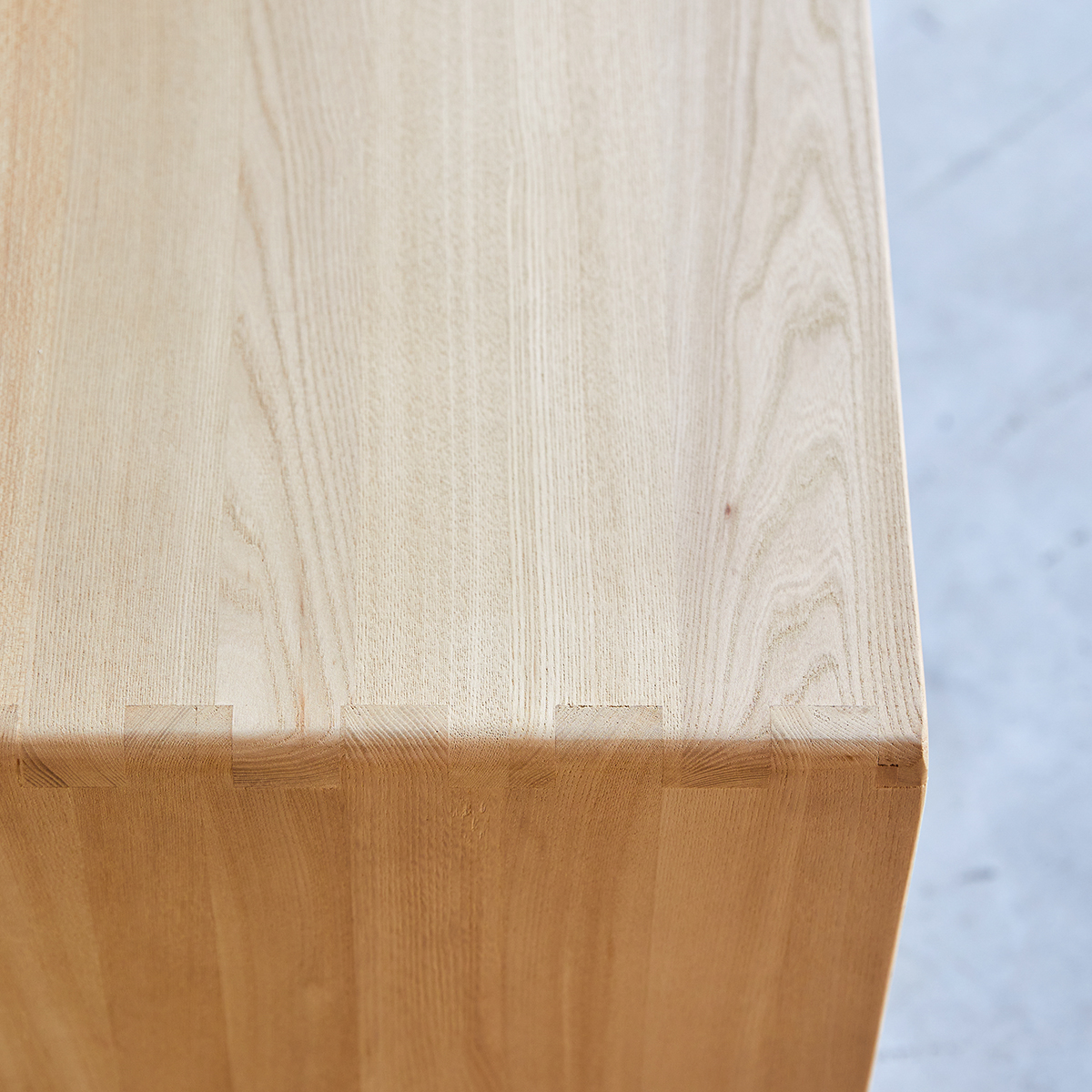 Luis - TV-Schrank aus Ulme und Rohrgeflecht 140 cm Luis - TV-Schrank aus Ulme und Rohrgeflecht 140 cm