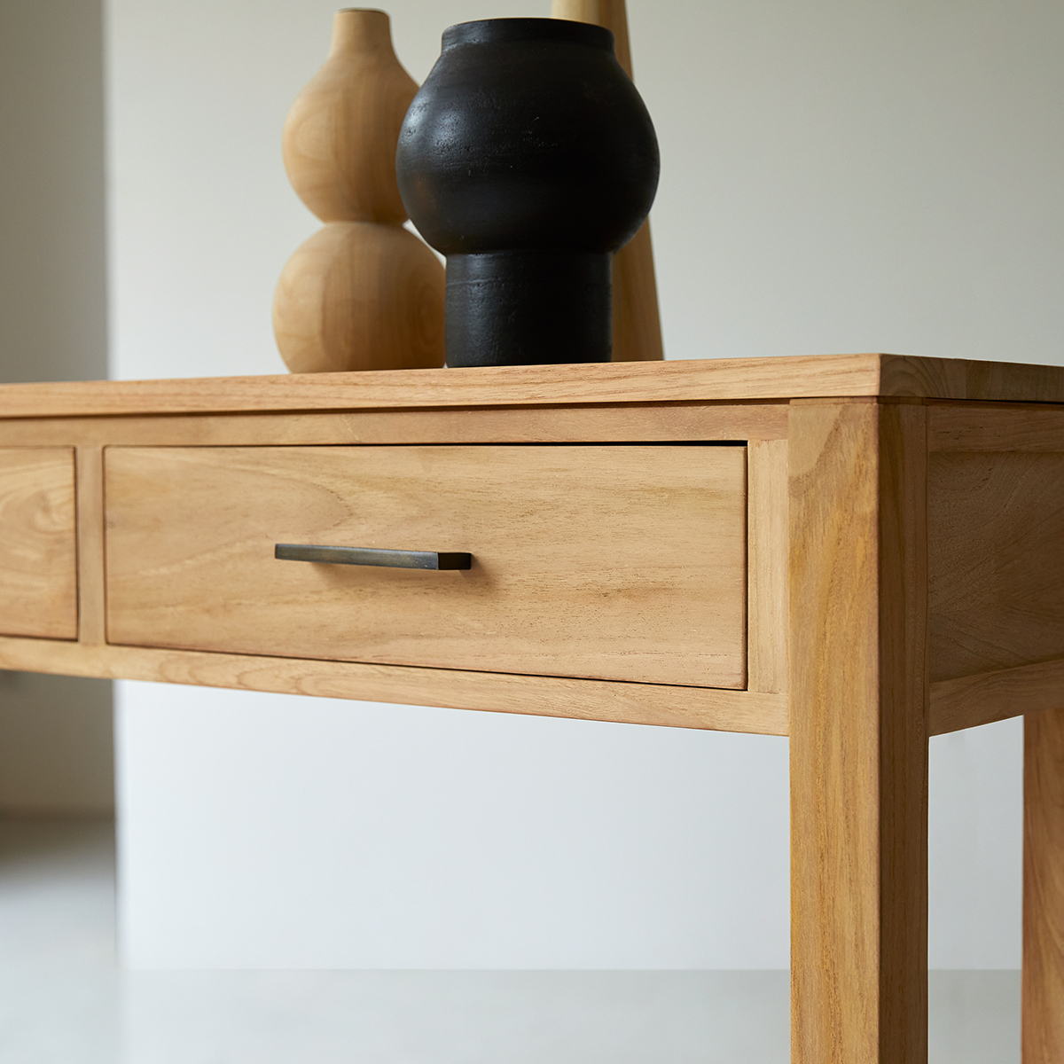 Maë - Konsole aus Teak Maë - Konsole aus Teak