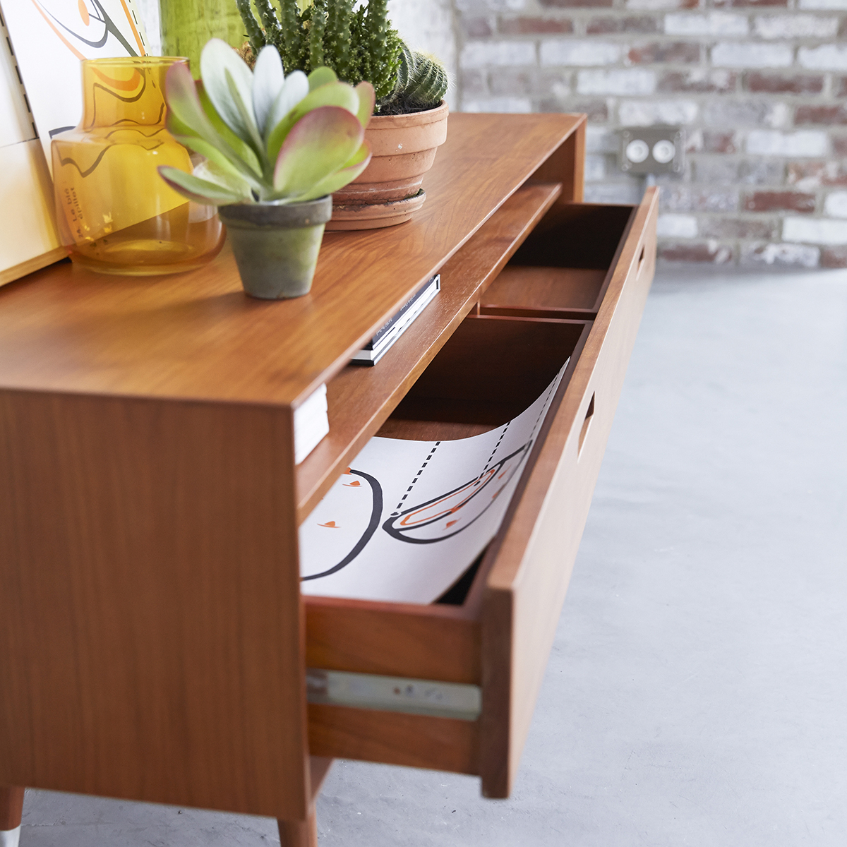 Magda 50's - TV Schrank aus Teakholz Magda 50ger 180 cm Magda 50's - TV Schrank aus Teakholz Magda 50ger 180 cm