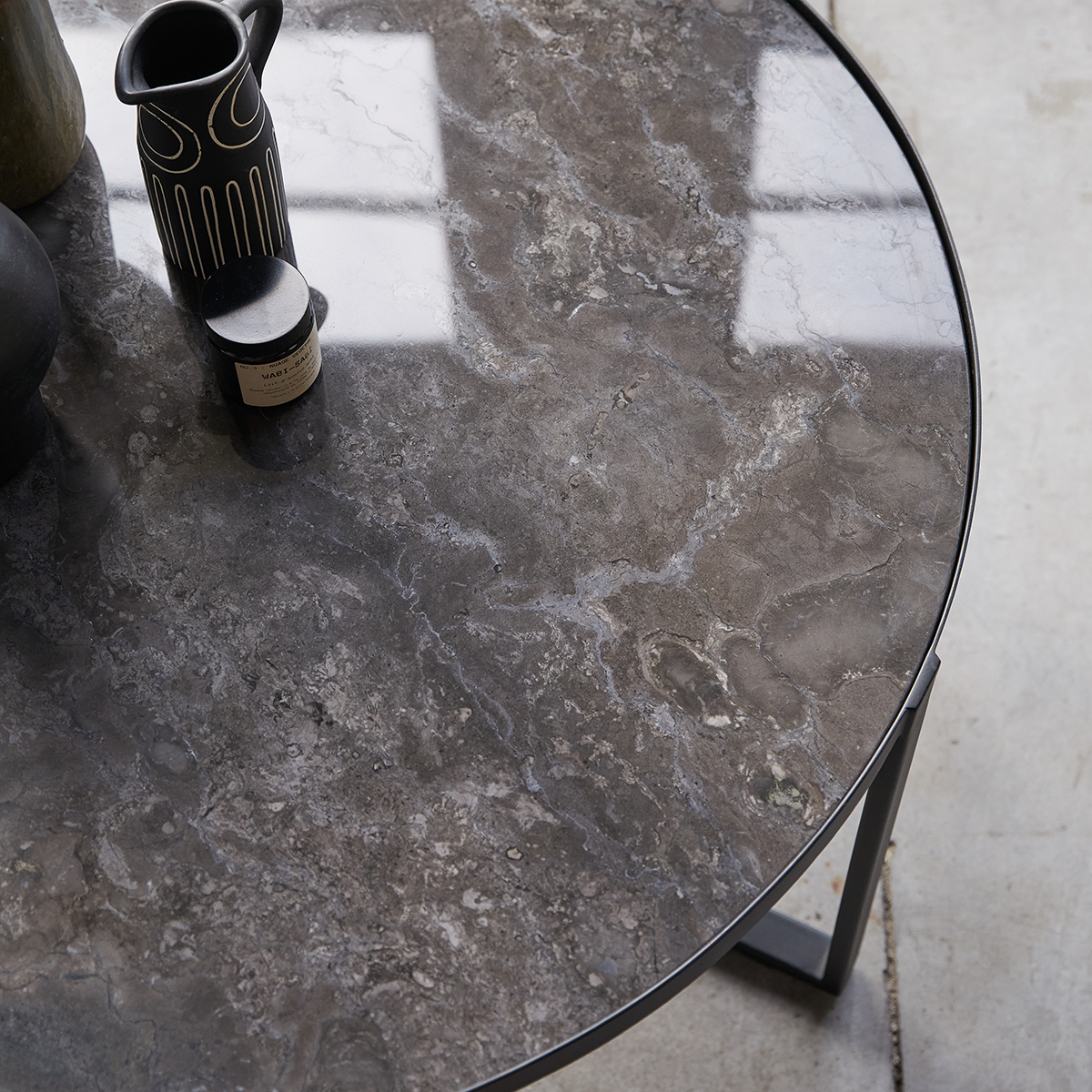 Milan - Couchtisch aus Marmor und Metall Milan - Couchtisch aus Marmor und Metall