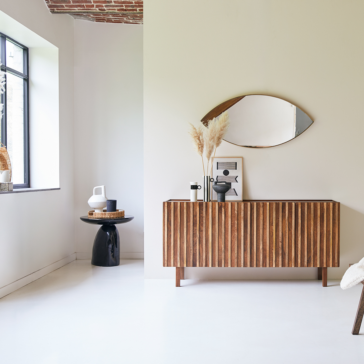 Milo - Sideboard aus massivem Mangoholz Milo - Sideboard aus massivem Mangoholz