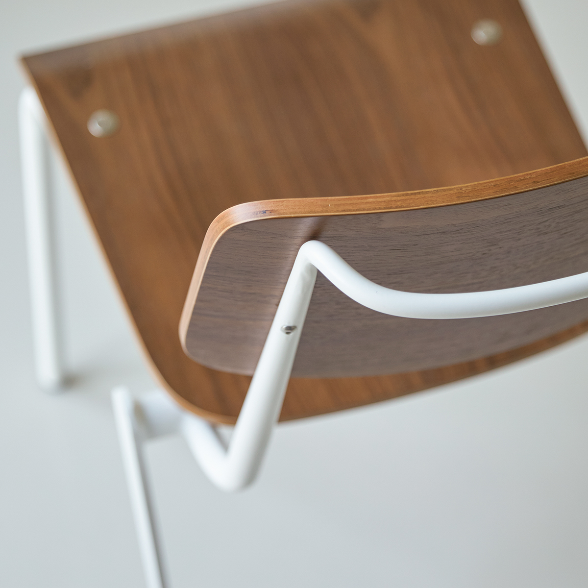 Mio - Chaise en noyer et métal white Mio - Chaise en noyer et métal white