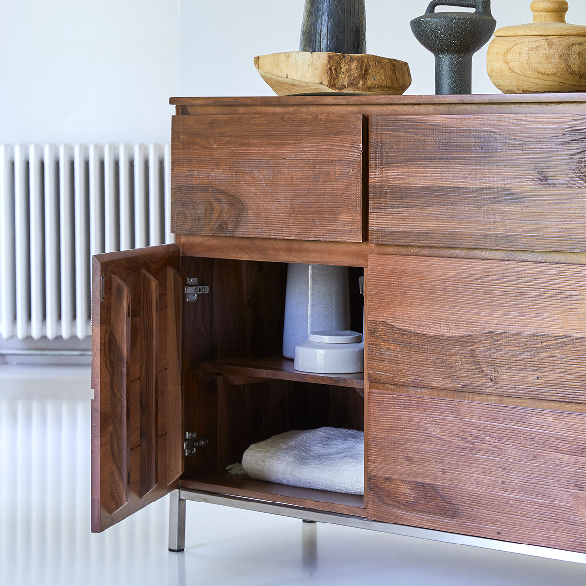 Nova - Buffet aus massivem Palisanderholz 155 cm Nova - Buffet aus massivem Palisanderholz 155 cm