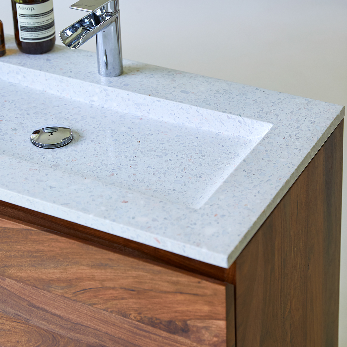 Nova - Meuble Salle de Bain en palissandre massif et terrazzo premium Moon 80 Nova - Meuble Salle de Bain en palissandre massif et terrazzo premium Moon 80
