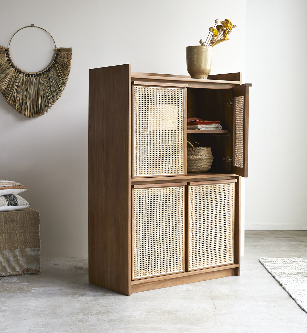 Roots - Armoire en teck massif et cannage Roots - Armoire en teck massif et cannage