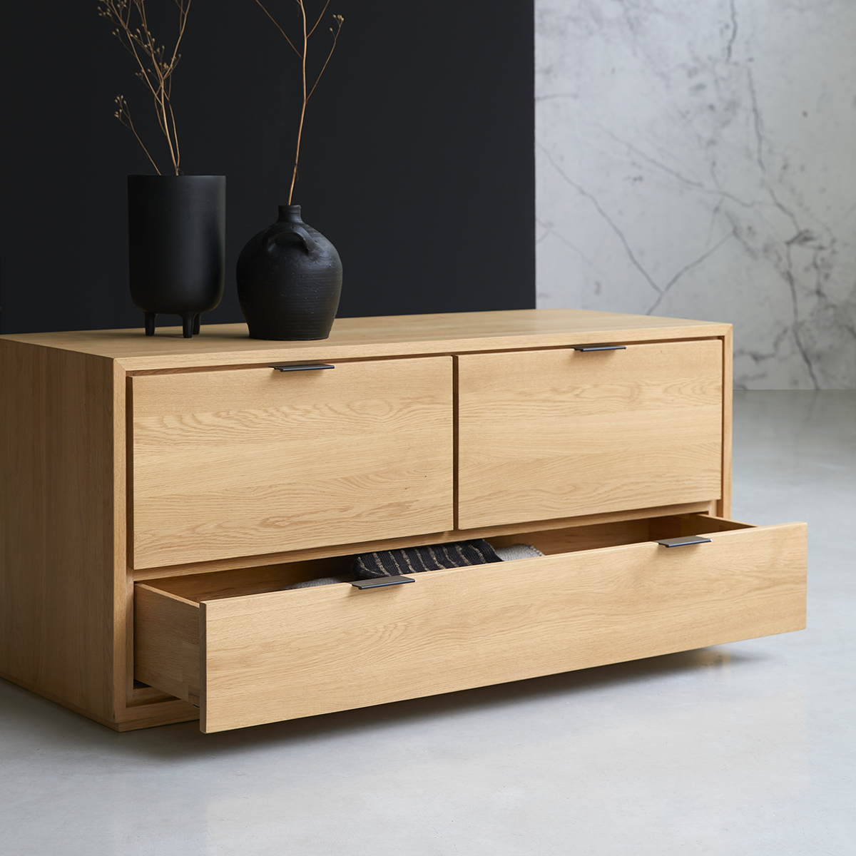 Senson - TV Schrank aus massivem Eichenholz 120 cm Senson - TV Schrank aus massivem Eichenholz 120 cm