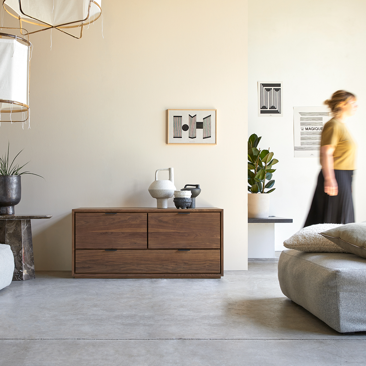 Senson - TV-Schrank aus massivem Nussbaum 120 cm Senson - TV-Schrank aus massivem Nussbaum 120 cm