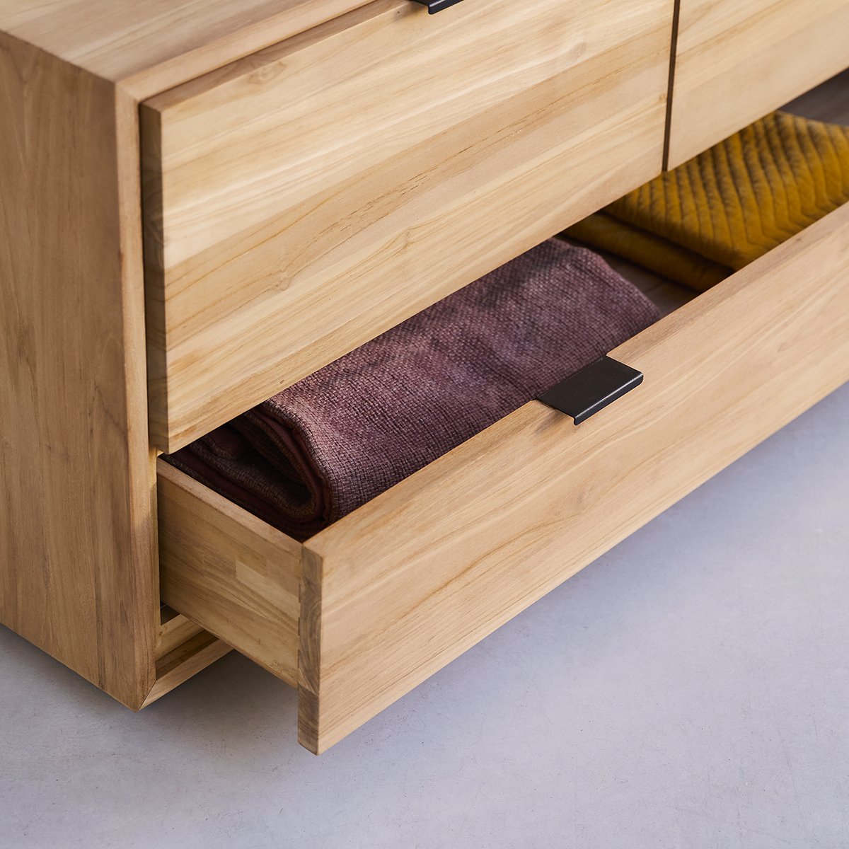 Senson - TV-Schrank aus massivem Teak 120 cm Senson - TV-Schrank aus massivem Teak 120 cm
