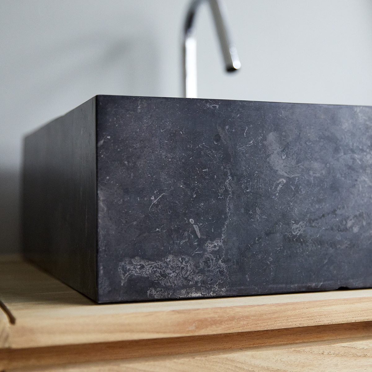 Slats - Waschbecken aus Marmor dark grey Slats - Waschbecken aus Marmor dark grey