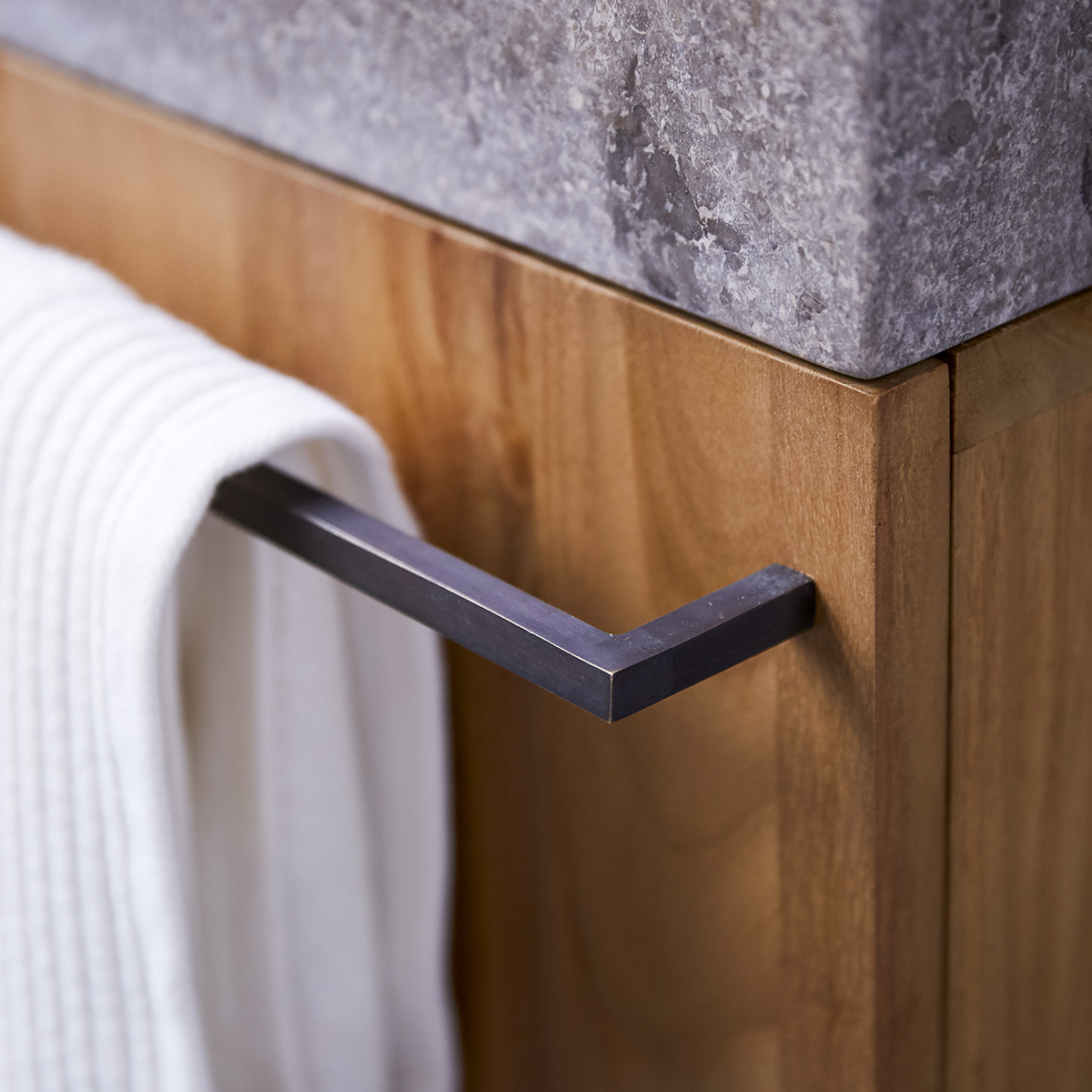 Stelle - Badunterschrank massivem Teakholz mit Marmor Waschbecken grey Stelle - Badunterschrank massivem Teakholz mit Marmor Waschbecken grey