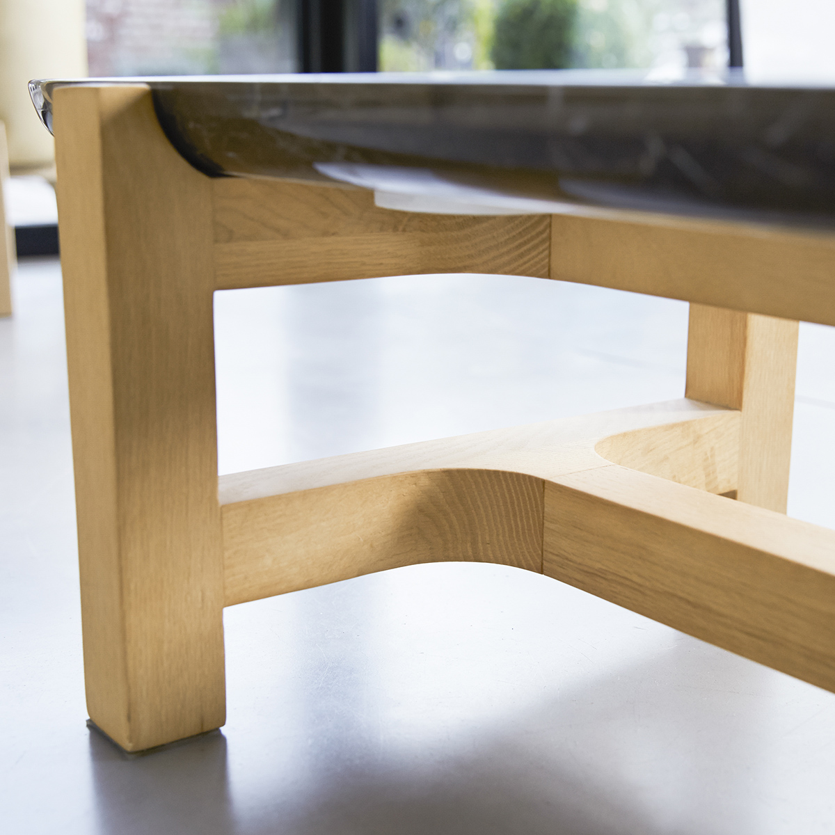 Stoneleaf - Table basse en chêne massif et marbre 130x45 cm Stoneleaf - Table basse en chêne massif et marbre 130x45 cm
