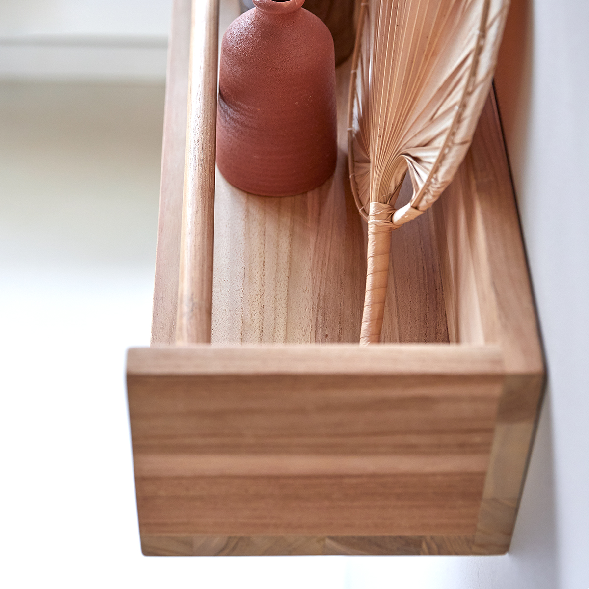 Ugo - Wandregal aus massivem Teak 60 cm Ugo - Wandregal aus massivem Teak 60 cm
